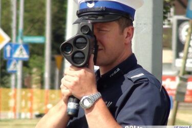 Policja będzie mierzyć prędkość laserowymi miernikami