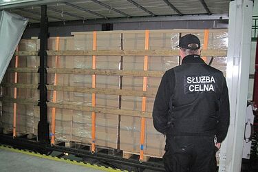 Pół tira nielegalnych papierosów w rękach podlaskich celników