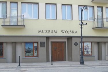 Oprowadzanie po Muzeum Wojska za darmo