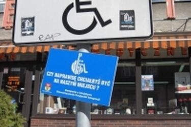 Parkujesz w miejscu dla niepełnosprawnych? Uważaj na mandaty