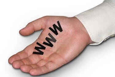 Będą uczyć seniorów korzystać z Internetu. Latarnicy Cyfrowi spotykają sie w Białymstoku