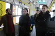 Czytanie książek w niezwykłych miejscach i przejażdżki ogórkiem z literatami, czyli festiwal Przeczytać Białystok [wideo]