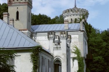 Dwory i pałace na Kresach Wschodnich. Nowy album przedstawiający dawne rezydencje ziemiańskie