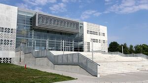 Donald Tusk i Barbara Kudrycka na otwarciu CNK PB