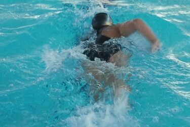 Udany start zawodników MKS MOS Juvenia na zawodach pływackich w Warszawie