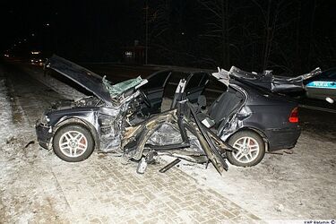 Wypadek na ul. Mickiewicza. Jedna osoba nie żyje, dwie ranne