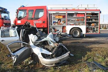 Zderzenie 4 samochodów na "ósemce". Zginął mężczyzna