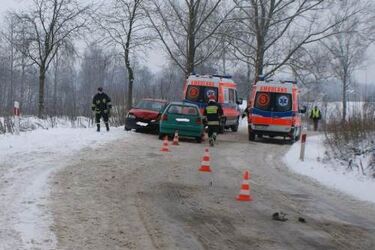 "Czołówka" na zakręcie. 3 osoby w szpitalu