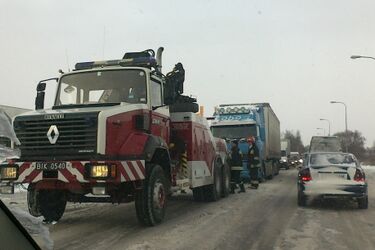 Białystok: Drogi zablokowane przez tiry. Nie jeżdżą niektóre autobusy