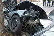 Auto uderzyło w drzewo. Zginął młody mężczyzna