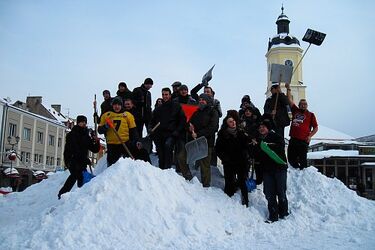 Łopaty w dłoń! Białostoczanie odśnieżali dla kultury