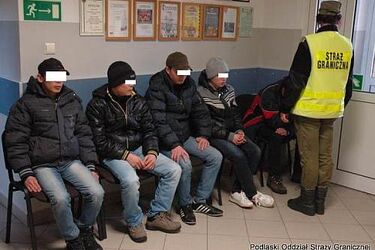 4 Wietnamczyków zatrzymanych za nielegalne przekroczenie podlaskiej granicy