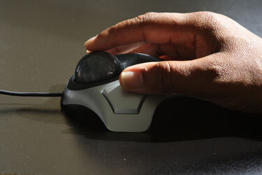 Klikane akcje charytatywne. Jak to naprawdę działa