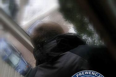 Ul. Gajowa. Mężczyzna chciał skoczyć z 11. piętra