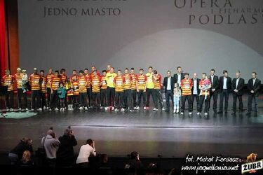 Piłkarze Jagiellonii Białystok zaprezentowali się kibicom w Operze i Filharmonii Podlaskiej 