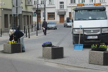 Będą kwiaty w donicach i wysprzątane parki - miasto szykuje się do wiosny