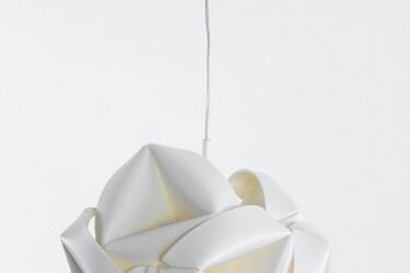 Designerska lampa z plastikowych odpadów. Bezpłatne warsztaty w Galerii Arsenał