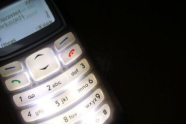 Z miłości nie daje żyć byłej dziewczynie. Policjant stanie przed sądem