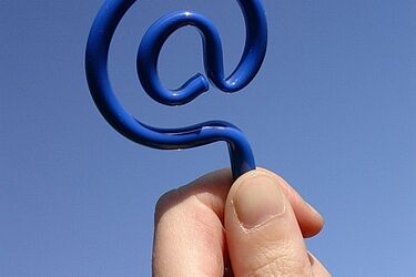 Lada dzień będą umowy na budowę sieci szerokopasmowego Internetu