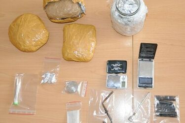 Mieli w domach pół kg marihuany. Przemytnicy narkotyków złapani