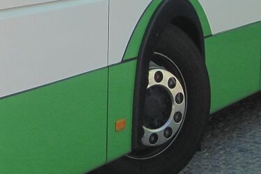 Wybuch opony miejskiego autobusu zabił mężczyznę