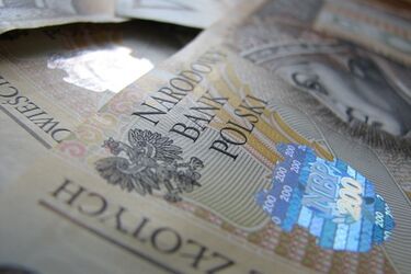 Cięcia omijają urzędników. Na nagrody otrzymali 600 mln złotych