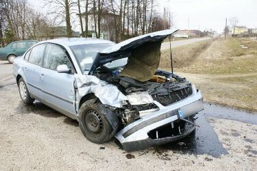 Zderzenie tira z passatem. Jedna osoba w szpitalu