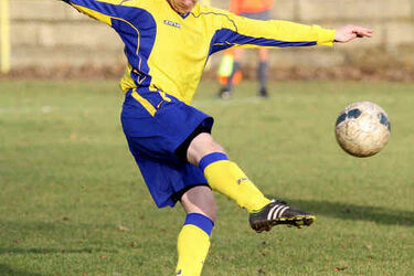 Ściąga kibica: Weekendowy rozkład jazdy piłkarskich spotkań