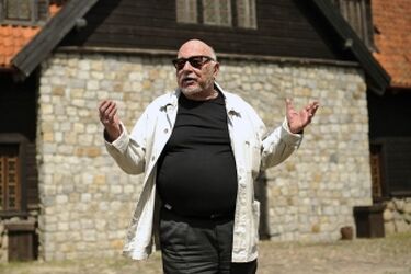Rycerskie zbroje, armaty i miecze. Jerzy Hoffman otworzył nowe muzeum na Podlasiu