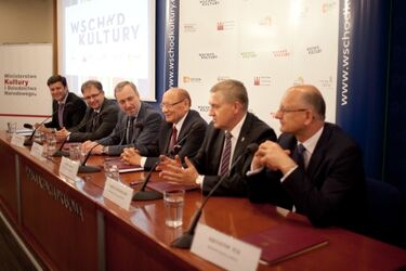 Leon Tarasewicz, moda i Tatarzy. Wschód Kultury w Innym Wymiarze