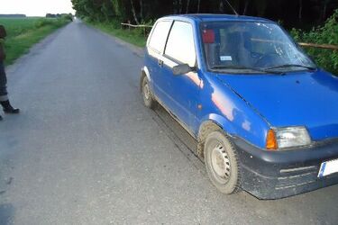 Cinquecento potrąciło kobietę idącą poboczem drogi