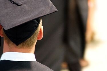 Matura i co dalej? Coraz mniej licealistów chce iść na studia