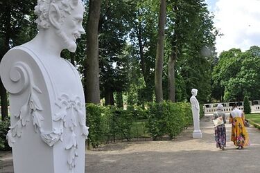 W Ogrodzie Branickich stanęły 2 nowe rzeźby