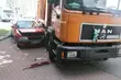 Śmieciarka najechała na opla. Dwie osoby trafiły do szpitala