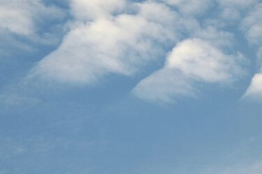 Ciepło, ale z przelotnymi opadami - pogoda na dziś