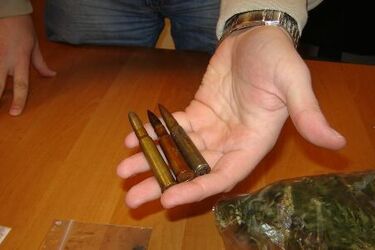 Nie zgadzał się na przeszukanie mieszkania. Pogryzł policjanta