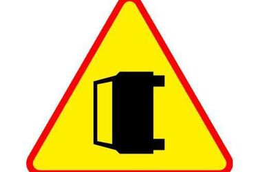 Tir śmiertelnie potrącił pieszego i odjechał. Policja prosi o pomoc