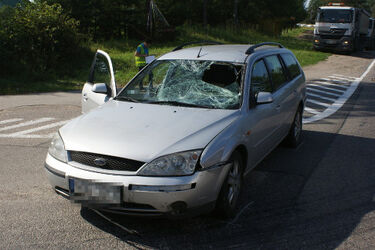 Ford potrącił rowerzystę. 67-latek trafił do szpitala