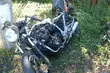 Pijany motocyklista uderzył w przepust drogowy. Jest w stanie ciężkim