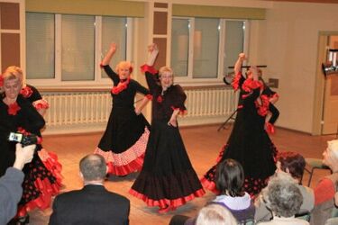 Joga, nordic walking, tańce etniczne - bezpłatne zajęcia w parku