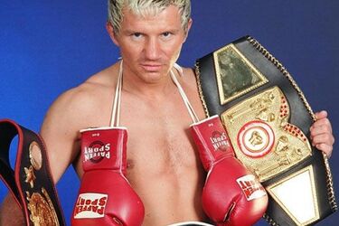 Dariusz Snarski skrzyżuje rękawice z Maciejem Zeganem