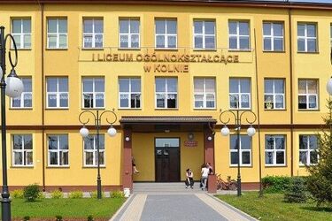 Ktoś rozpylił gaz w liceum. 40 osób trafiło do szpitala