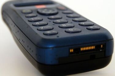 Z miłości rozbił komórkę partnerki wartą 25 zł. Oskarżonemu grozi 12 lat więzienia