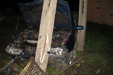 Pijany kierowca spowodował wypadek. Pasażer nissana trafił do szpitala 