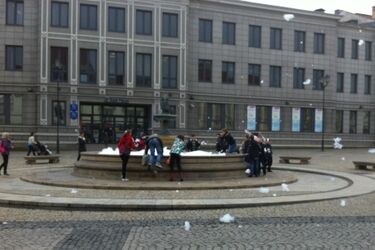 Fontanna bez wody, Rynek Kościuszki w pianie