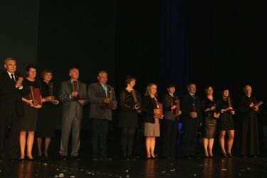 Prezydent miasta wręczył statuetki Nauczycielom Mądrym Sercem