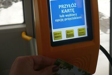 "Klikanie" w autobusach. Jest inicjatywa, by znieść ten obowiązek