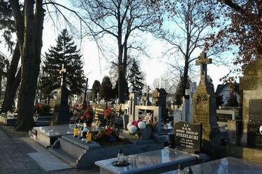 Dzień Wszystkich Świętych. Odwiedzimy groby zmarłych