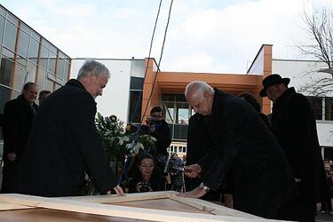 Wmurowano kamień i zawieszono wiechę u białostockich muzyków