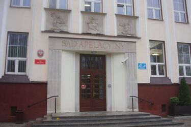 Znieważyli Kameruńczyka na tle rasowym. Sąd uchylił wyrok wobec jednego z mężczyzn